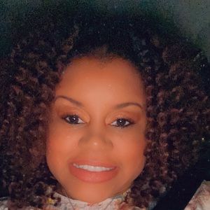 Meet your Posher, Alicia